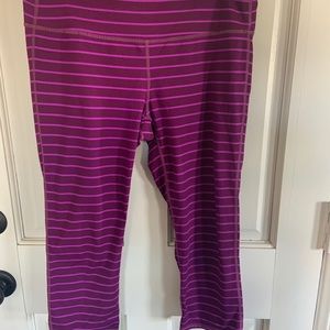 Athleta cropped workout pants.